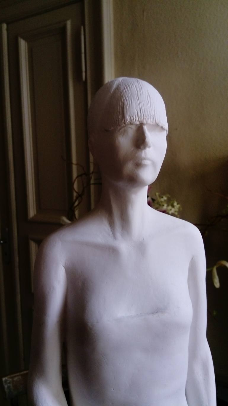 Original Figurative Women Sculpture by Bertold Grether