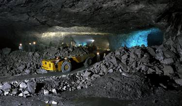 "Scooptram hauling mineral at 300 meters" 1993, Grupo Mexico thumb