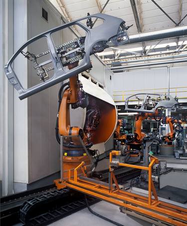 "Robots feeding body flanks to laser welding cabins" 2007,VW Mx thumb