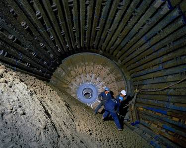 "Renewing the interior of a ball mill" 1992, Cananea, Mexico thumb