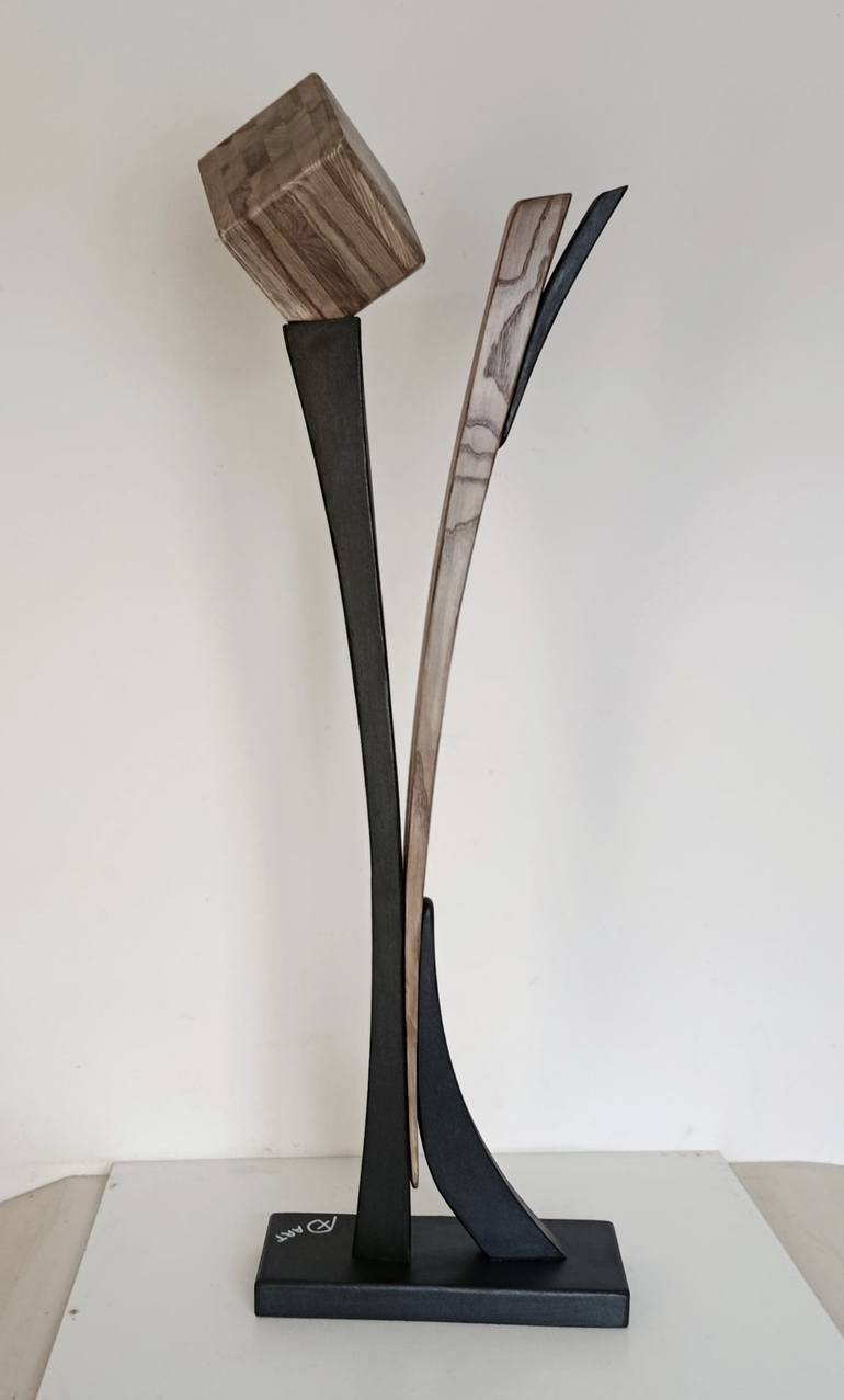 Original Conceptual Abstract Sculpture by Anna E Daniele Beltrame - Sedie Rustiche Di Beltrame Daniele Snc