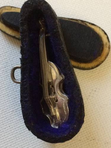 solid silver violin with platinium strings thumb