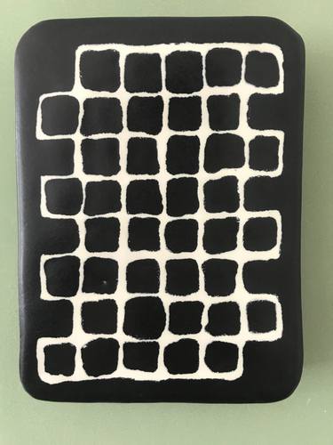 ceramic object with black and white squares 2 thumb