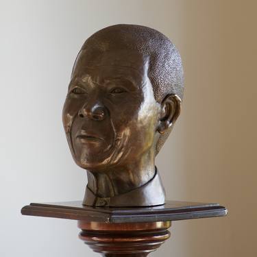 2/10 Nelson Mandela Portrait Sculpture in Bronze • Golden Brown Patina • thumb