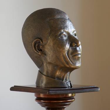 4/10 Nelson Mandela Portrait Sculpture in Bronze • Antique Bronze Patina • thumb