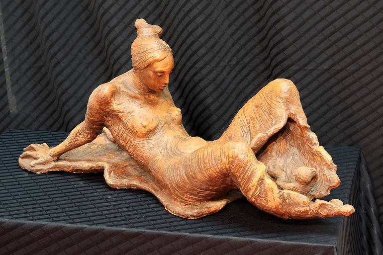 Original Figurative Women Sculpture by Mirella Gerosa