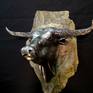 With this work, I want to say that 2021, the symbol of which is the white metal bull, will destroy the evil that it brought for the outgoing year. May the strength and wisdom and well-being, which the White Metal Bull will bring to all of us !!!
The work is made of metal electrowelded, fixed on marble and varnished