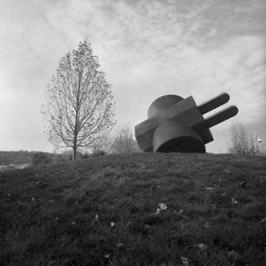 Giant Three-Way Plug . Claes Oldenburg . Philadelphia . 2014 thumb