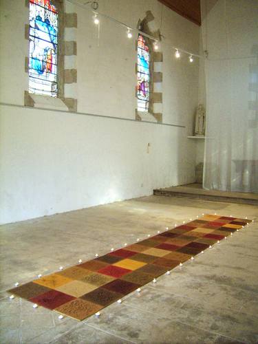 Installation "Tapis d'épices" - Solo Exhibition 2007/ Festival Arts Capella - Chapelle Sainte-Anne d'Elven - France thumb