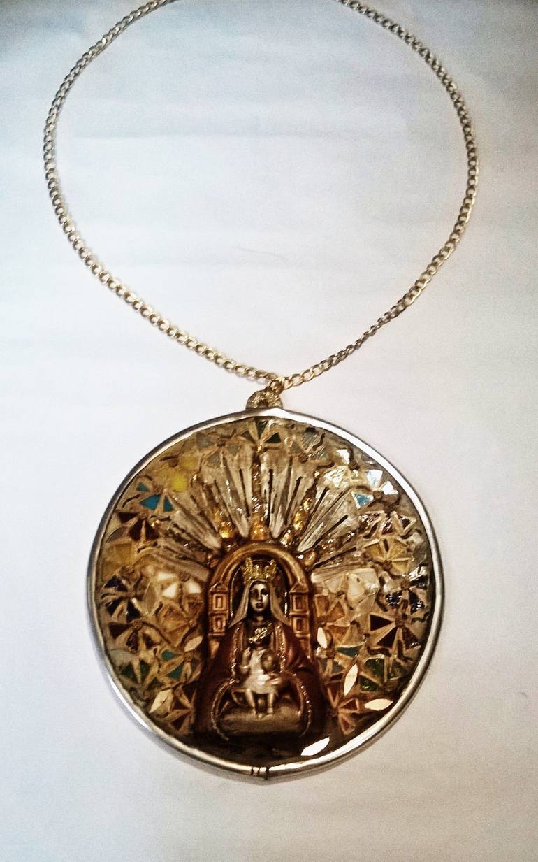 SMALL MEDALLION FOR WALL, ORIGINAL MOSAIC WITH EMBEDDED MIRRORS WITH VIRGIN OF COROMOTO , AND CHAIN - Print