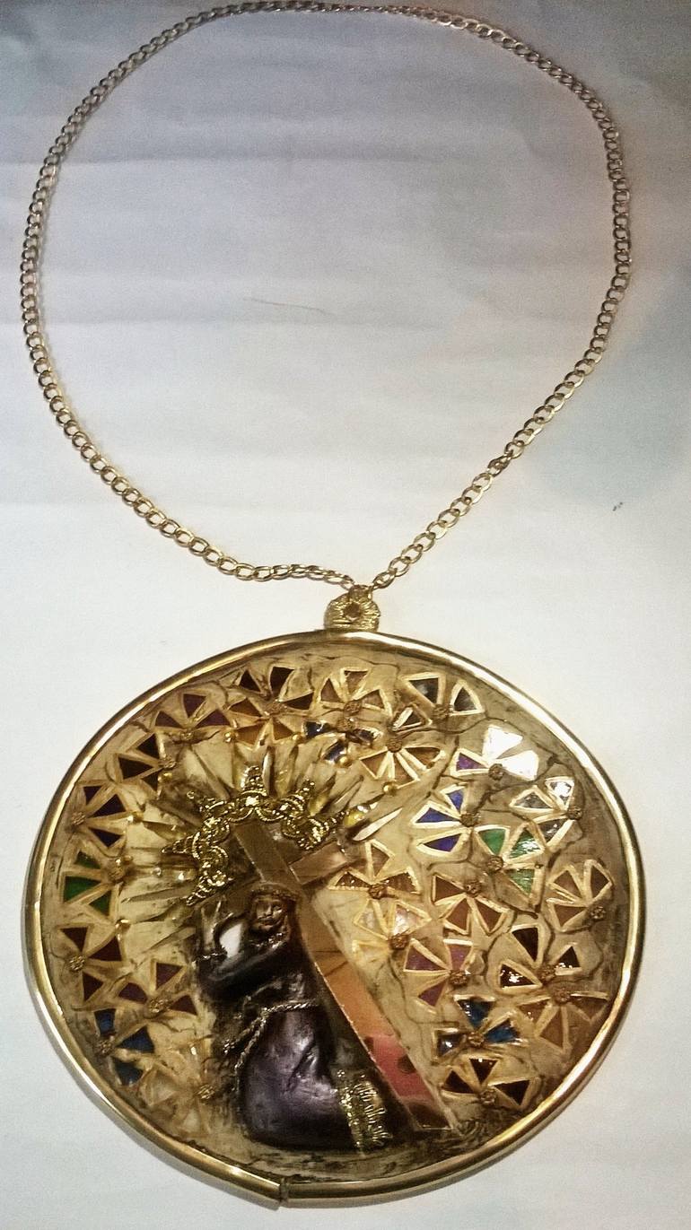 SMALL MEDALLION FOR WALL, ORIGINAL MOSAIC WITH EMBEDDED MIRRORS WITH THE NAZARENE OF SAN PABLO, AND CHAIN - Print