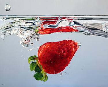 Strawberry in water thumb