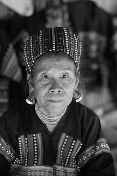 Tribe woman - Platinum Print - Limited Edition of 3 thumb