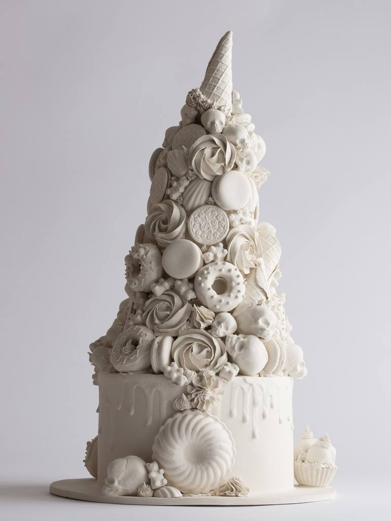 Artwork. Wedding cake decorated with fondant and isomalt Stock Photo by  ©artoleshko 145727067