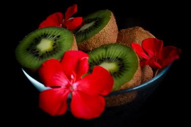Kiwi fruit thumb