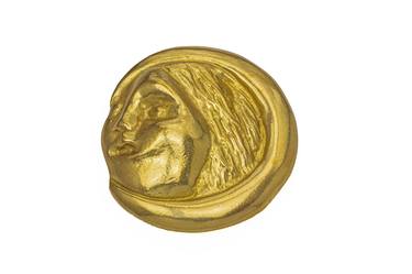 Paperweight in pressed brass thumb