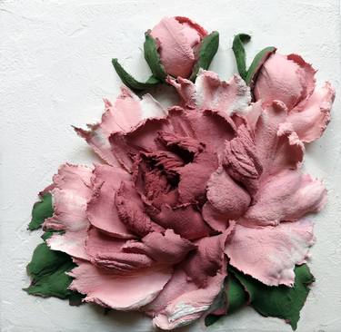Wall bas-relief with 3 pink-bordo Peonies thumb