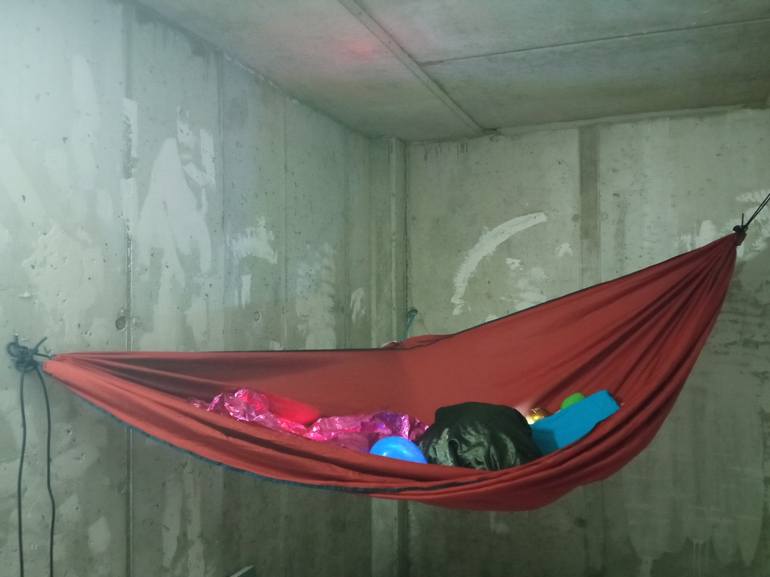 Hammock with balls and LED lights installation - Print