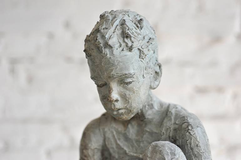 Original Figurative People Sculpture by Valerie Otte