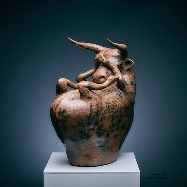 Original Figurative Animal Sculpture by Oly Miltys