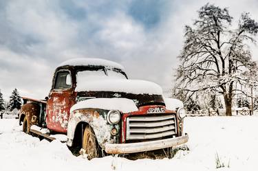 Rusty Old Truck In The Snow thumb