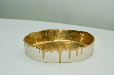 Bowl with golden drops thumb
