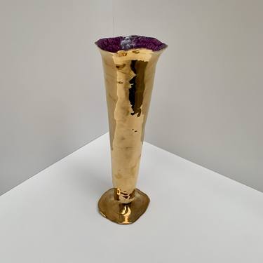 Elegant vase with golden layer thumb
