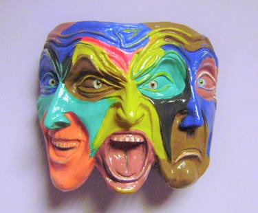 Pop art wall mask three faced thumb