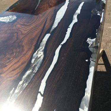 Table wood of alum thumb