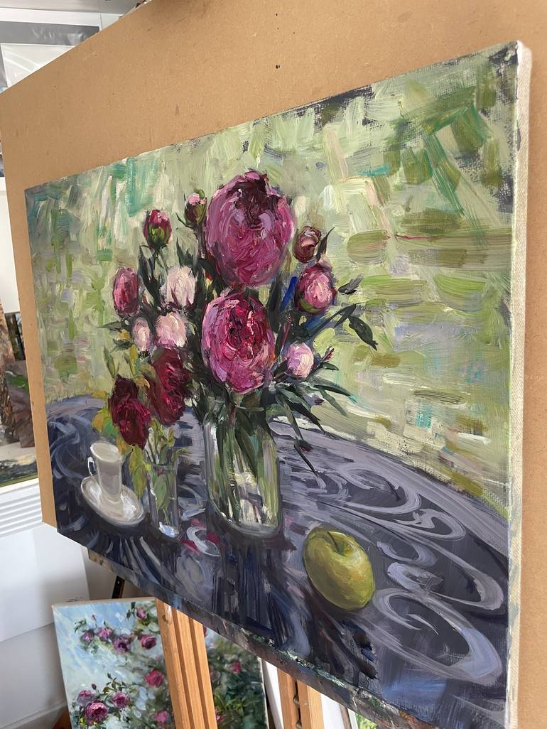 Original Figurative Floral Painting by Eugenia Alekseyev