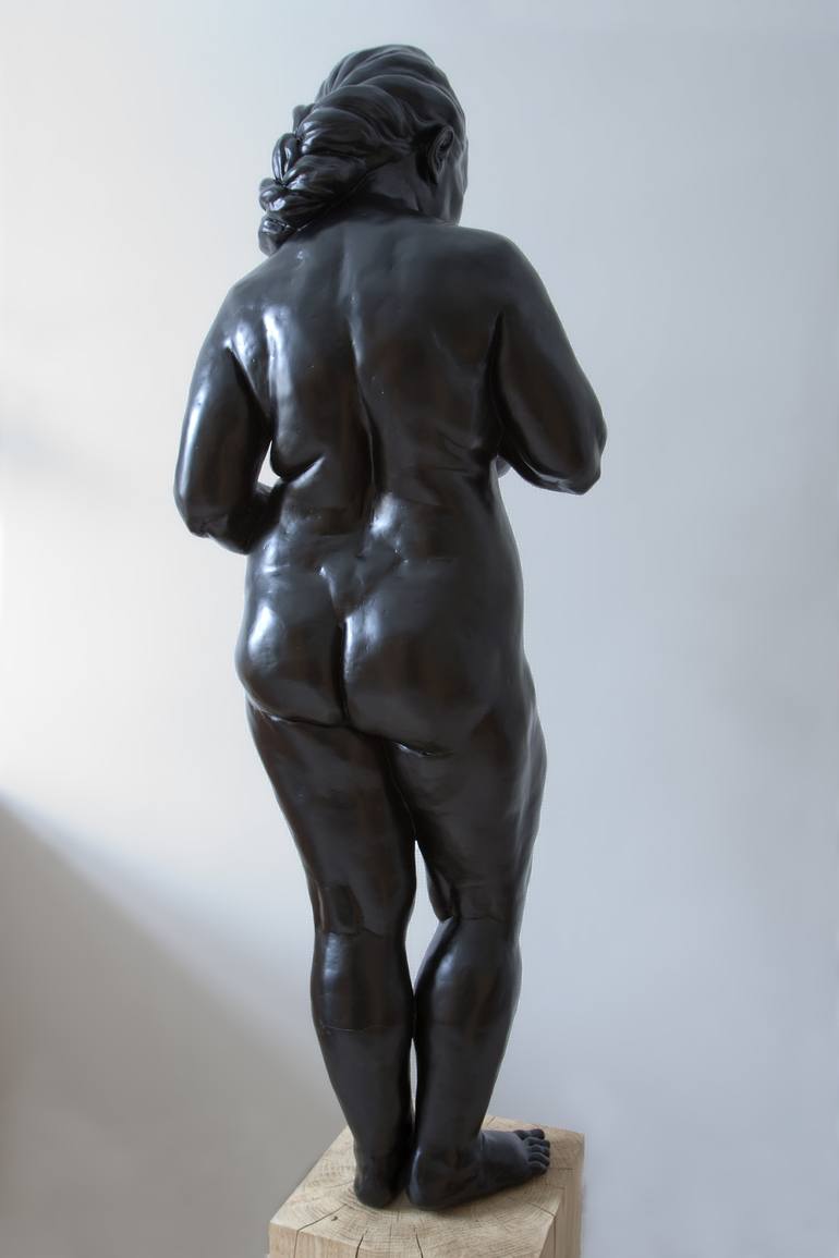 Original Figurative Women Sculpture by Svetlana Saveljeva