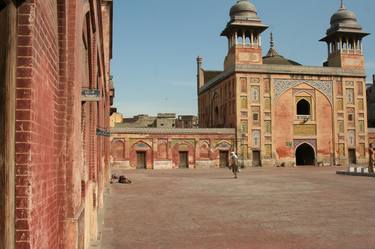 A view of Wazir khan Mosque thumb