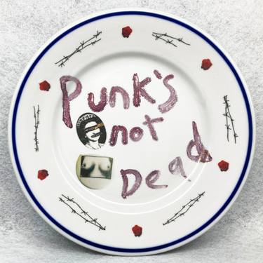 Punk's not Dead (I/X) thumb