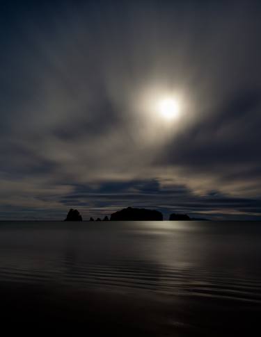 Moonrise, Whangamata thumb