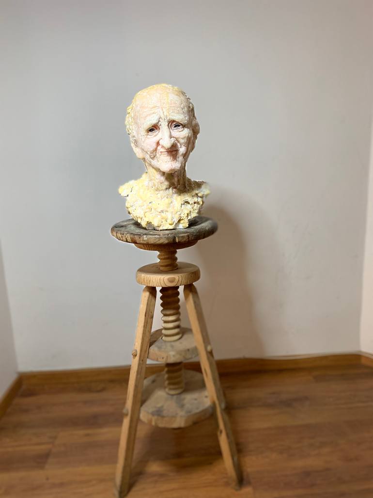 Original Figurative Women Sculpture by Antonietta De Marchi