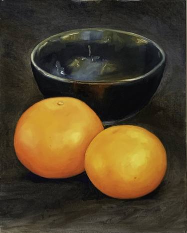 Black bowl and citrus thumb