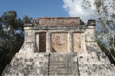 Ancient temple in Chichen Itza thumb