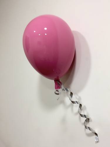 Wall mounted balloon sculpture - Pink thumb