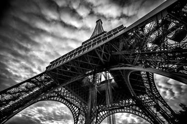 Paris Torre Eiffel - Limited Edition 4 of 20 Photograph by Federico Miccioni thumb