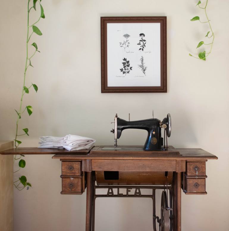 Original Figurative Botanic Drawing by Amaia Bloom