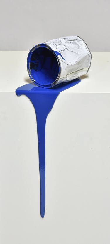 Le vieux pot de peinture bleu - 365 thumb