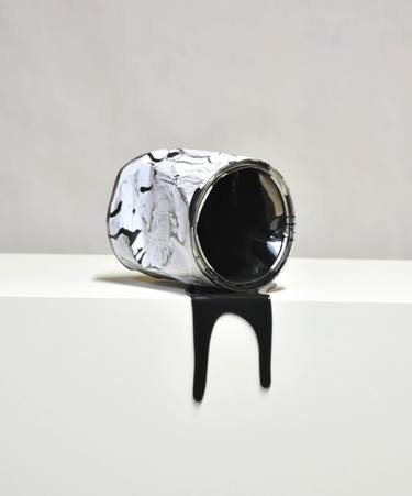 Original Black & White Home Sculpture by Yannick Bouillault