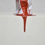 Le vieux pot de peinture rouge by Yannick Bouillault