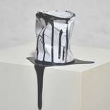 Le vieux pot de peinture noir by Yannick Bouillault