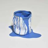 Le vieux pot de peinture bleu by Yannick Bouillault