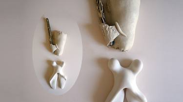 Tre corpi diversi (triptych of ceramic sculpture) thumb
