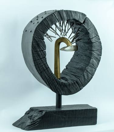 Wood sculpture SILENT VENGEANCE thumb