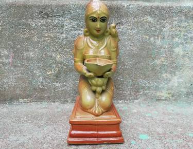 Beautiful traditional south indian women statue - Limited Edition of 5 thumb