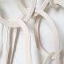 Cecil loves the tide: an ever-changing natural phenomenon. Water, sand, wind, waves
This sculpture consists of 5 parts, each part: three connected white circles. Porcelain. Very light and easy to handle.
Available in different sizes