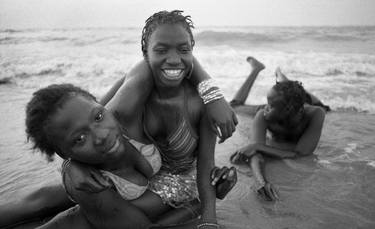 Binta, Awa and Mabinta at the Niaforang's beach - Kabadio thumb